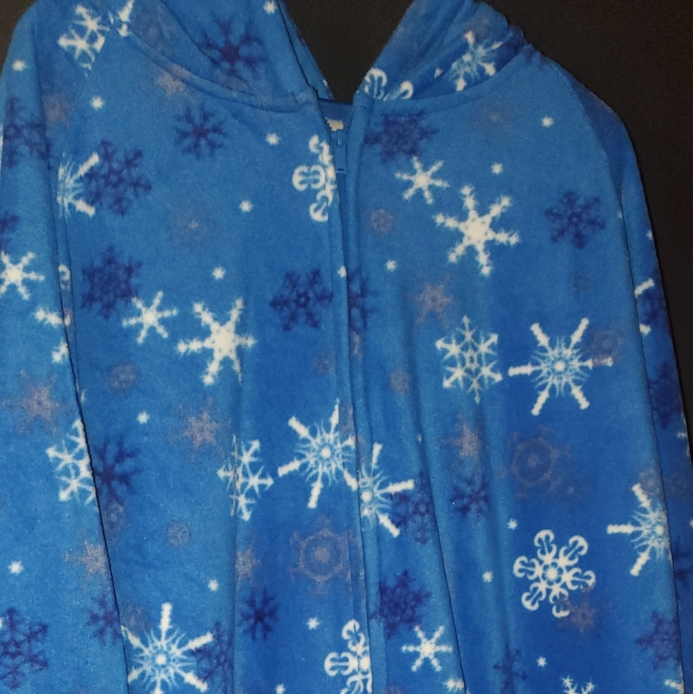 Snowflake Footed Pajamas - Size M Plus